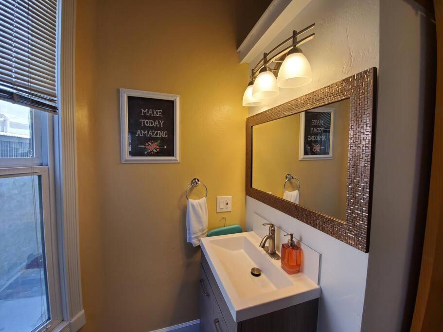 Appartement Centrally Located Studio And Cozy Place Perfect For Travelers And Couples! Located In San Diego Downtown! Perfect For Your Quick Getaway! Extérieur photo